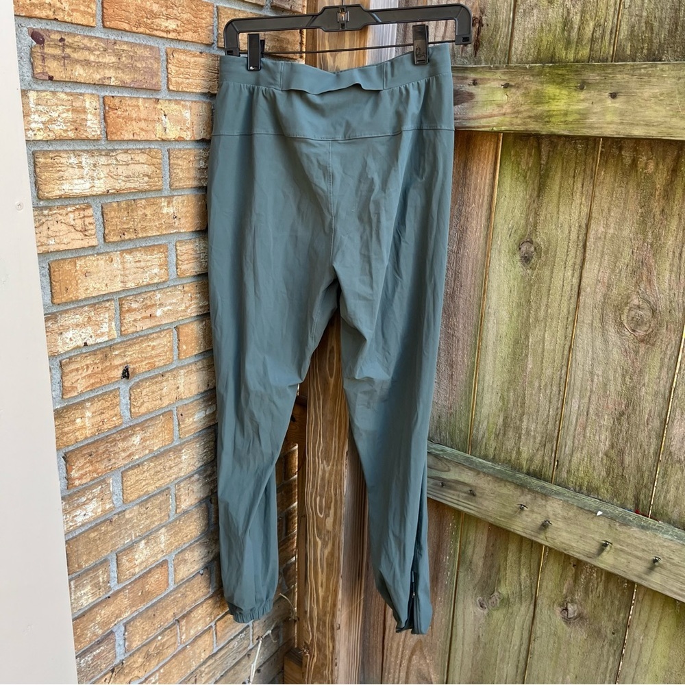 lululemon athletica Men's Surge Spruce Green Joggers - Picture 4 of 5